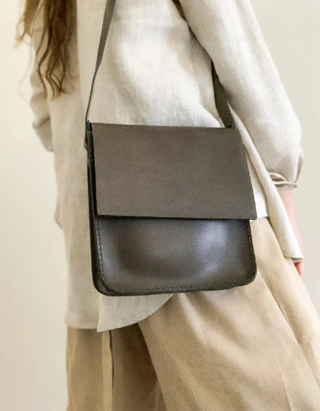 Sanna Leather Midi Contemporary Messenger Bag