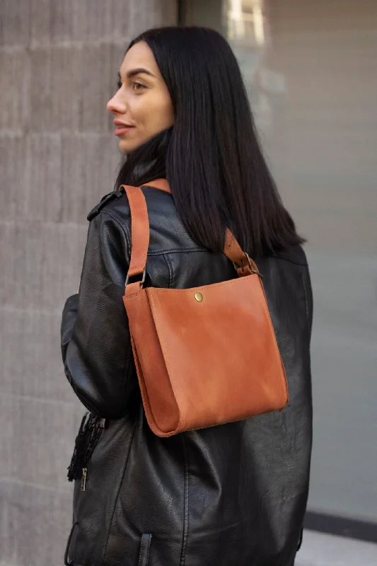 Women's leather handbag: "FOX" crossbody: