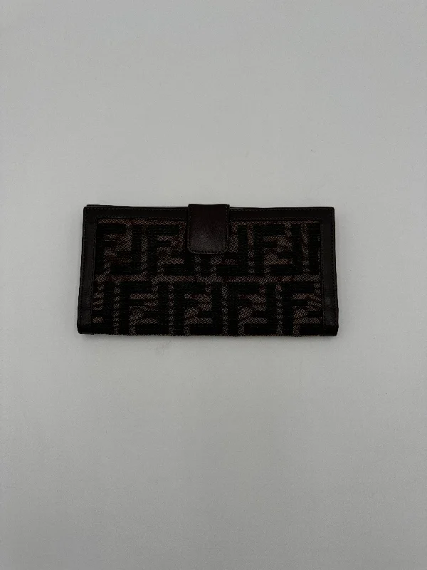 Wallet Luxury Designer By Fendi, Size: Medium