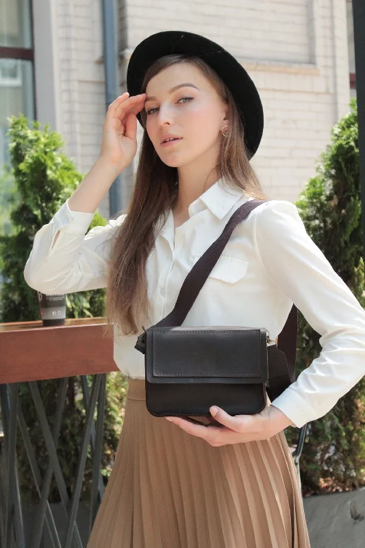 Leather small women handbag: "Boni"