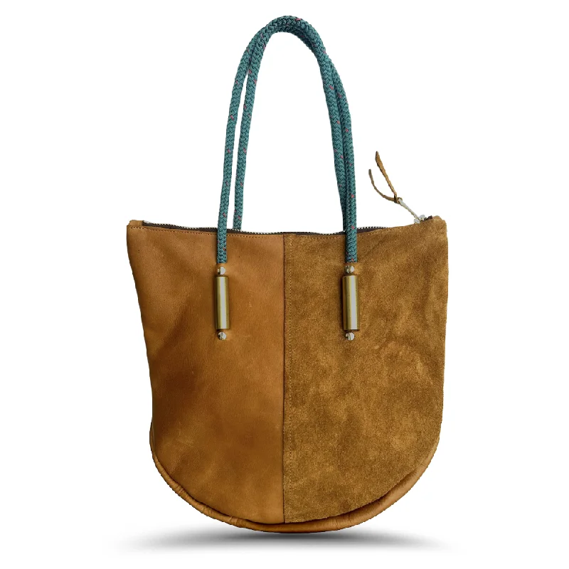 Zip Tote in Beach Nut Leather