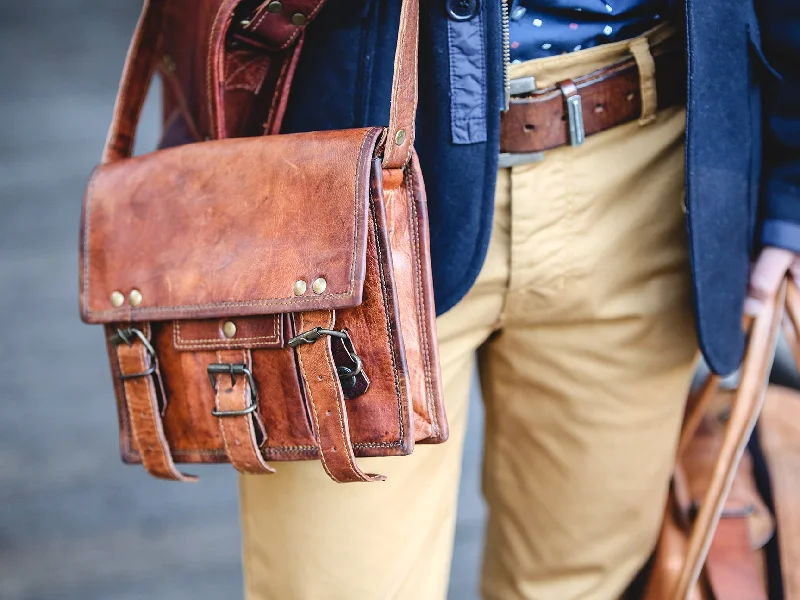 Nila Vintage Messenger Bag