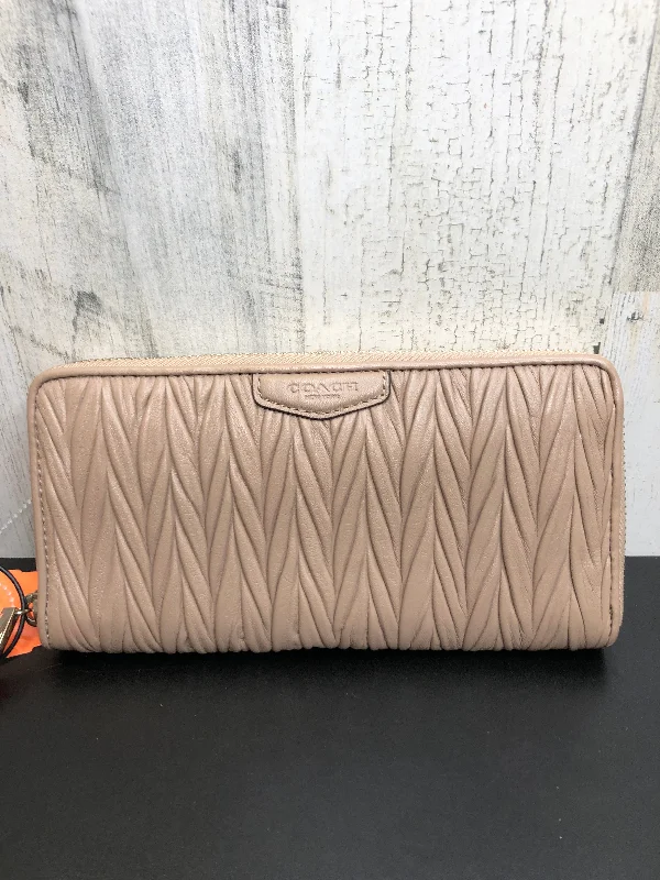 Wallet By Coach  Size: Medium